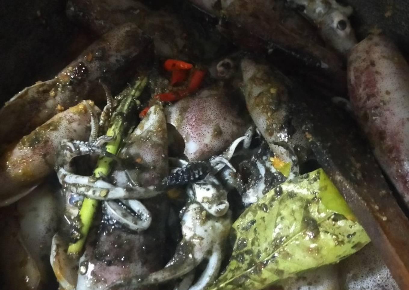 Cumi hitam putih telur