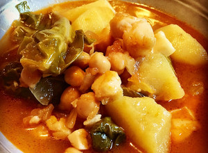 Foto principal de Potaje de garbanzos, acelgas y bacalao