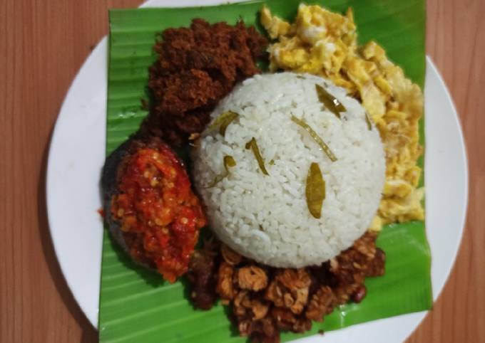 Cara membuat Nasi Daun Jeruk Cara membuat Nasi Daun Jeruk