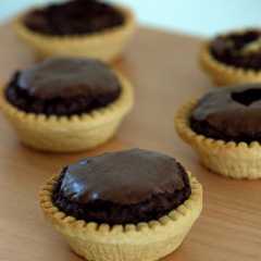 A picture of Pie Brownies.