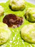 "Gnudi" ai porcini, piselli e pecorino