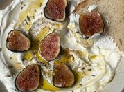 A picture of figs and honey