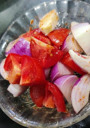 કાંદા ટમેટા નું સલાડ (Onion Tomato Salad Recipe In Gujarati) રેસીપી મુખ્ય ફોટો