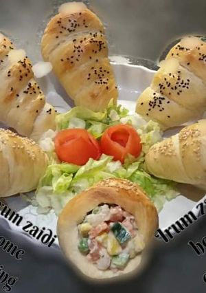 A picture of 🥗🍦Salad Bread Cones🍦🥗.