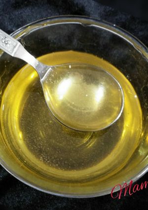 A picture of Corn syrup /substitute of corn syrup.