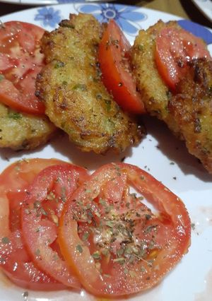 Una foto de Torrejas de arroz, perejil y ajo🍃