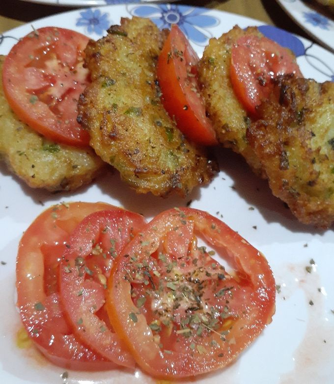 Una foto de Torrejas de arroz, perejil y ajo🍃