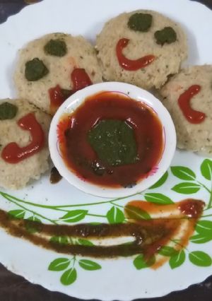 A picture of Oats idli.