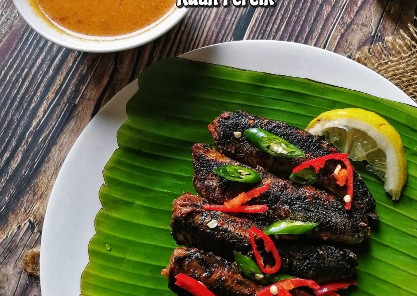 Ikan sardin bakar dengan sos Birsek