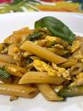 Penne con Zucchine, Cipolla di Tropea, Frittatina e Salsa di Soia
