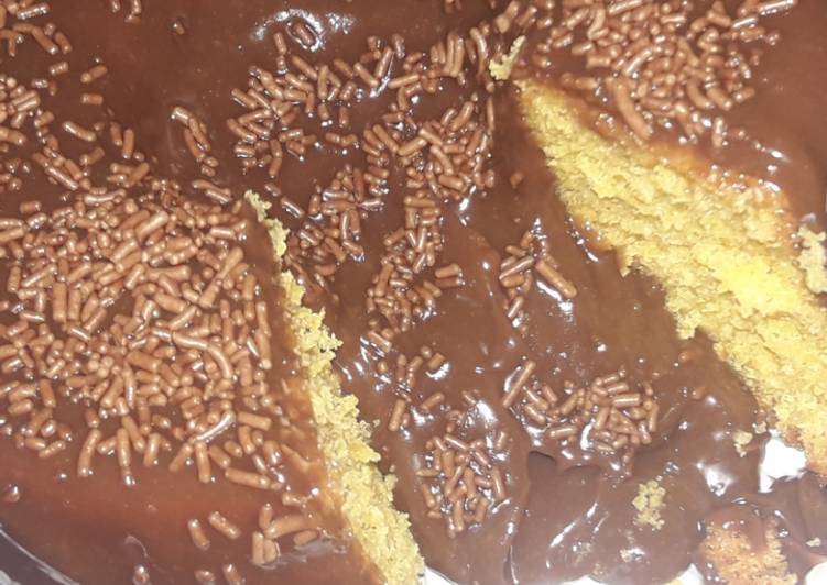 Bolo de cenoura vulcão