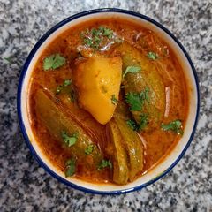 A picture of Pointed gourd-Potato Curry.