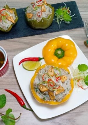 Hình của món ỚT CHUÔNG NHỒI CHẢ CÁ HẤP - SỐT KIỂU NHẬT.