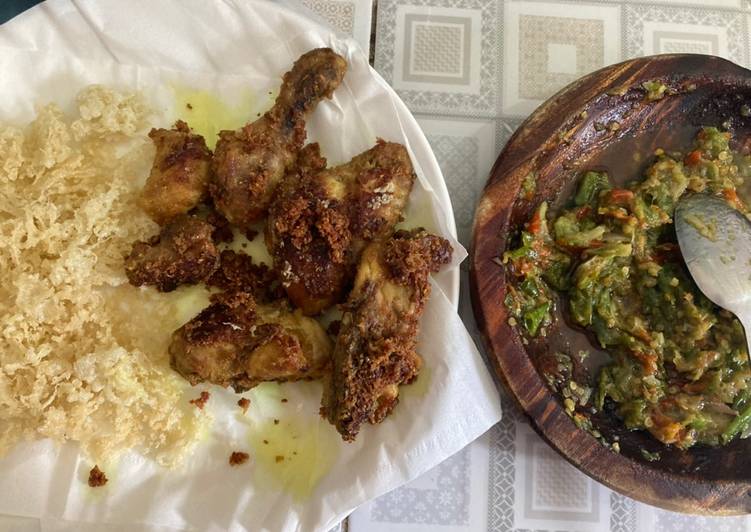 Cara Gampang mengolah Ayam goreng kremes sambal bajak Anti Gagal