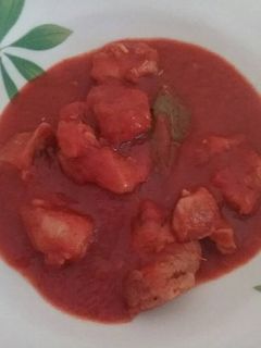 Una foto de Guiso de carne con tomate