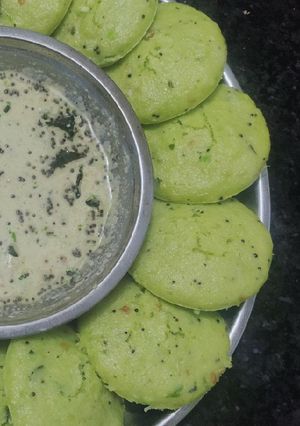 A picture of Green Peas idli.