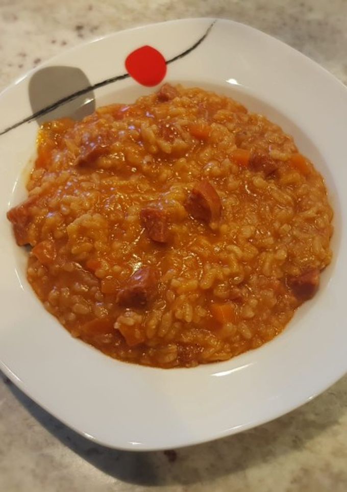 Una foto de Risotto de chorizo y tomate