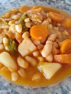 Una foto de Potaje de habichuelas con verduras (0% grasa)