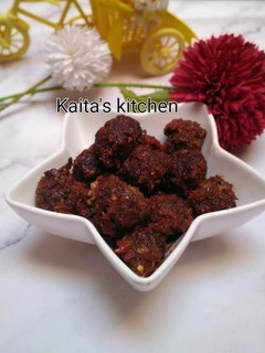 A picture of Peppered meat balls.