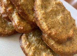 Una foto de Galletas de coco y harina de almendras grez