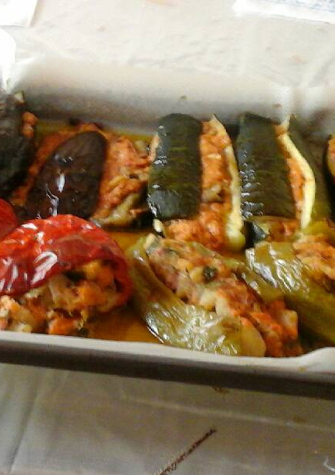 Una foto de Calabacines, berenjenas y pimientos rellenos