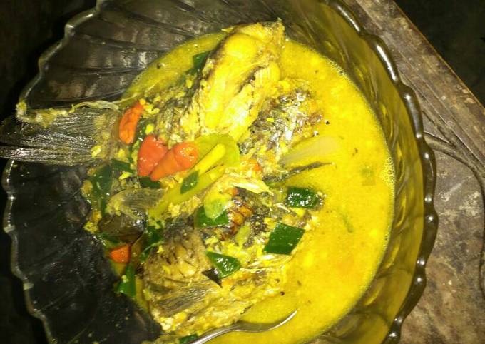 Resep Ikan emas bumbu kuning ala ayah 😘 Anti Gagal