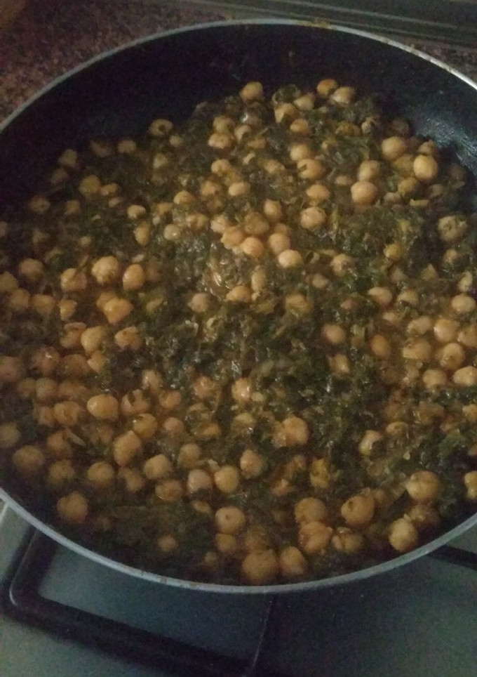 Una foto de Garbanzos con espinacas