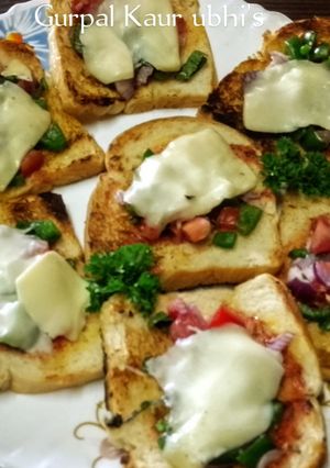 A picture of 🍕♻️ Fridge-Clear-Out Cheesy Bread Pizza.