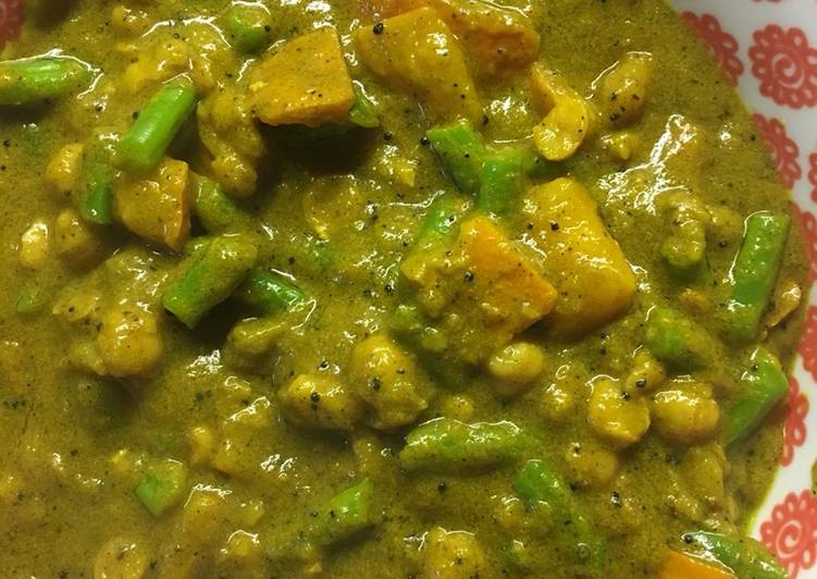 Super Yummy Chickpea, squash and green bean curry - vegan