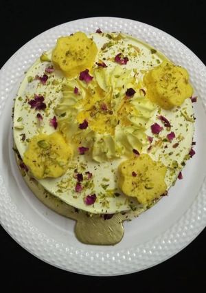 A picture of Rasmalai Cake.