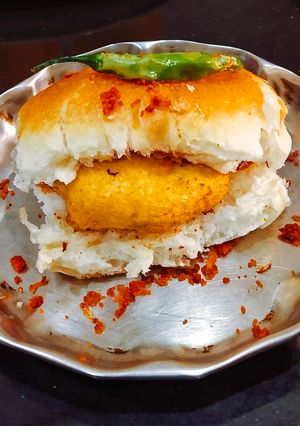 A picture of Mumbai Vada Pav.