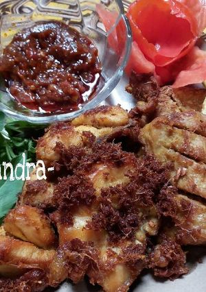 Foto resep Ayam Serundeng Laos