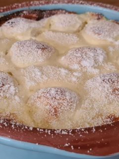 Glutén- és laktózmentes tejfölben sült túrógombóc recept fotója