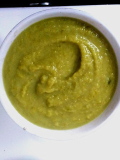 Una foto de Sopa crema de arvejas, hiper gasolera, fácil y saludable, dos ingredientes