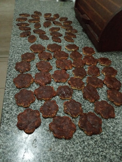 Una foto de Galletas de jengibre bañadas en chocolate