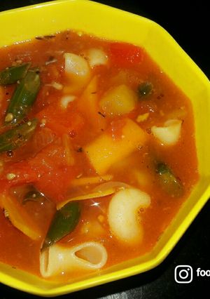 A picture of Minestrone Soup.