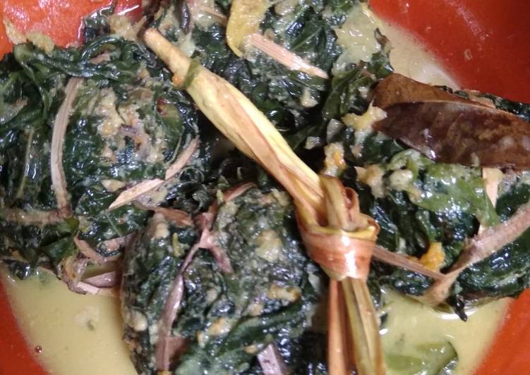 Resep Buntil daun singkong yang Enak