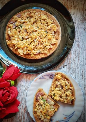 A picture of Egg pan pizza.