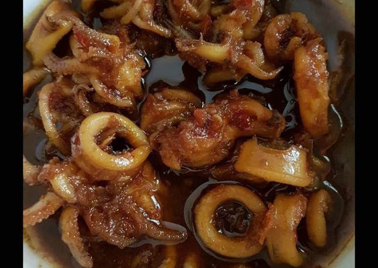 Cara mudah Menyiapkan Tumis cumi kecap, Lezat Sekali