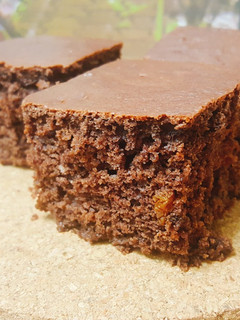 Foto principal de Bizcocho vegano de chocolate con fruta