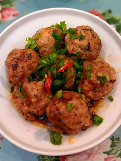 Hình của món Thịt heo xay trộn giò sống bọc trứng cút sốt nước tương.