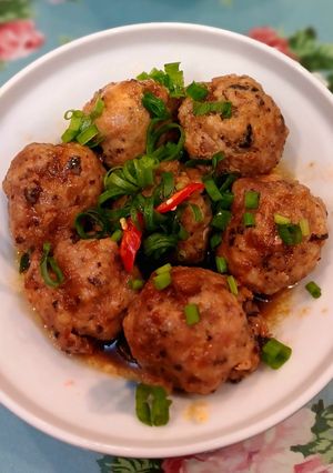 Hình của món Thịt heo xay trộn giò sống bọc trứng cút sốt nước tương.