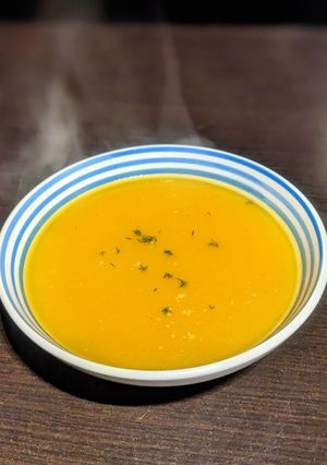 Una foto de Sopa de calabaza y cebolla 🧅🎃