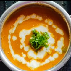A picture of Creamy capsicum gravy restaurant style.