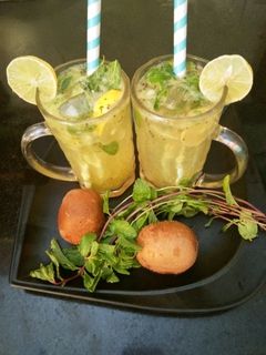 कीवी लेमन मोजितो (Kiwi lemon mojito recipe in Hindi) रेसिपी मुख्य फोटो