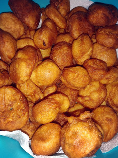 Una foto de Buñuelos frutales 🍎🍊🍌