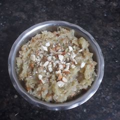 A picture of Bottle gourd halwa.