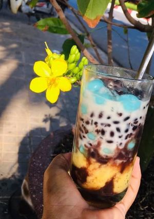 Hình của món Chè thập cẩm đậu đen.