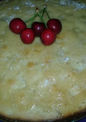 Una foto de Torta de cerezas🍒y manzana verde🍏