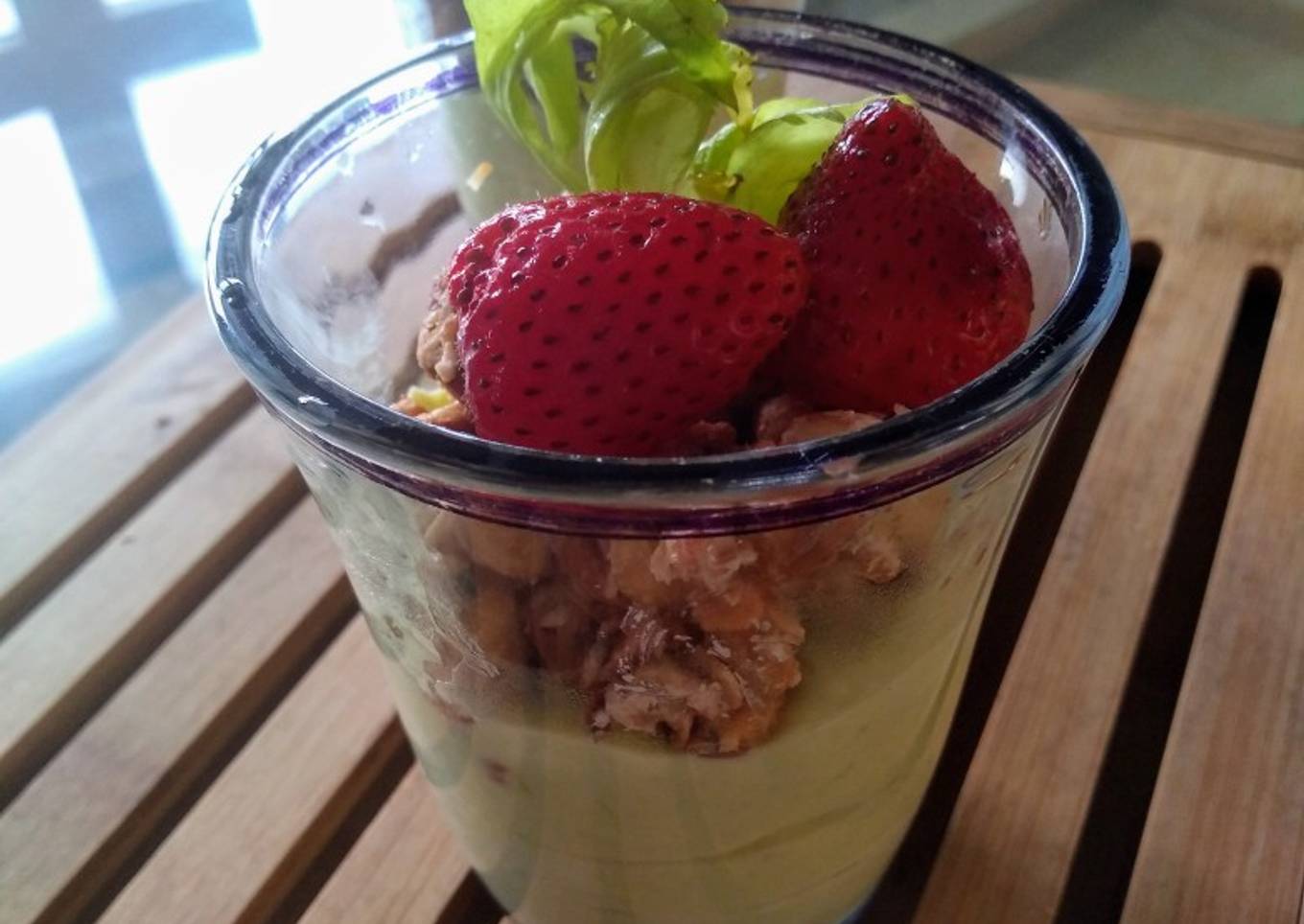 Postre Mousse de Aguacate y frutos secos